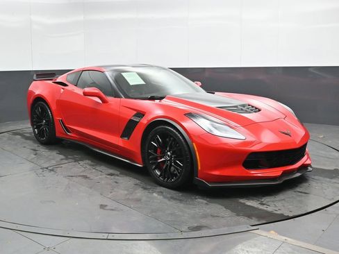 Used 2015 Chevrolet Corvette Z06 w/ 3LZ Preferred Equipment Group image 4