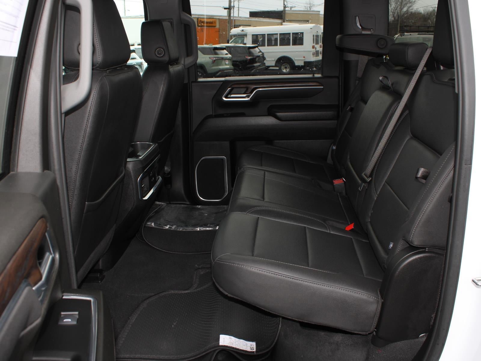 Used 2025 GMC Sierra 2500 SLT w/ SLT Convenience Package AWD/4WD image 16