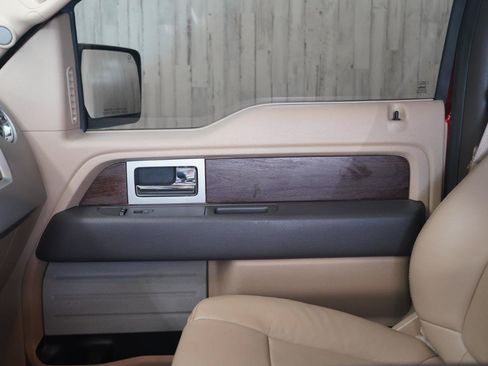 Used 2014 Ford F150 Lariat w/ Lariat Chrome Package AWD/4WD image 30