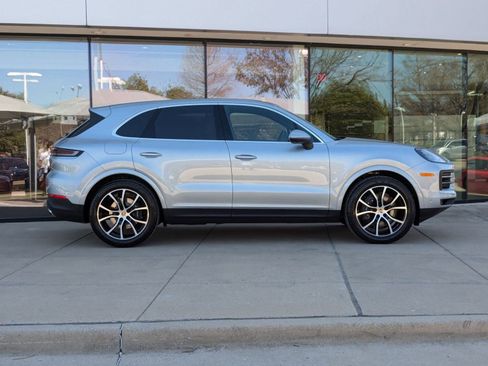 Used 2025 Porsche Cayenne image 8