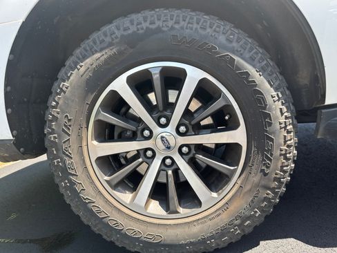 Used 2018 Ford Expedition XLT w/ Equipment Group 201A RWD image 14
