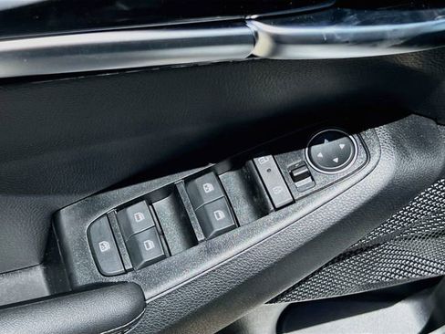 New 2026 Kia Seltos S FWD image 18