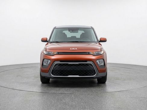 Used 2025 Kia Soul LX w/ LX Technology Package image 2