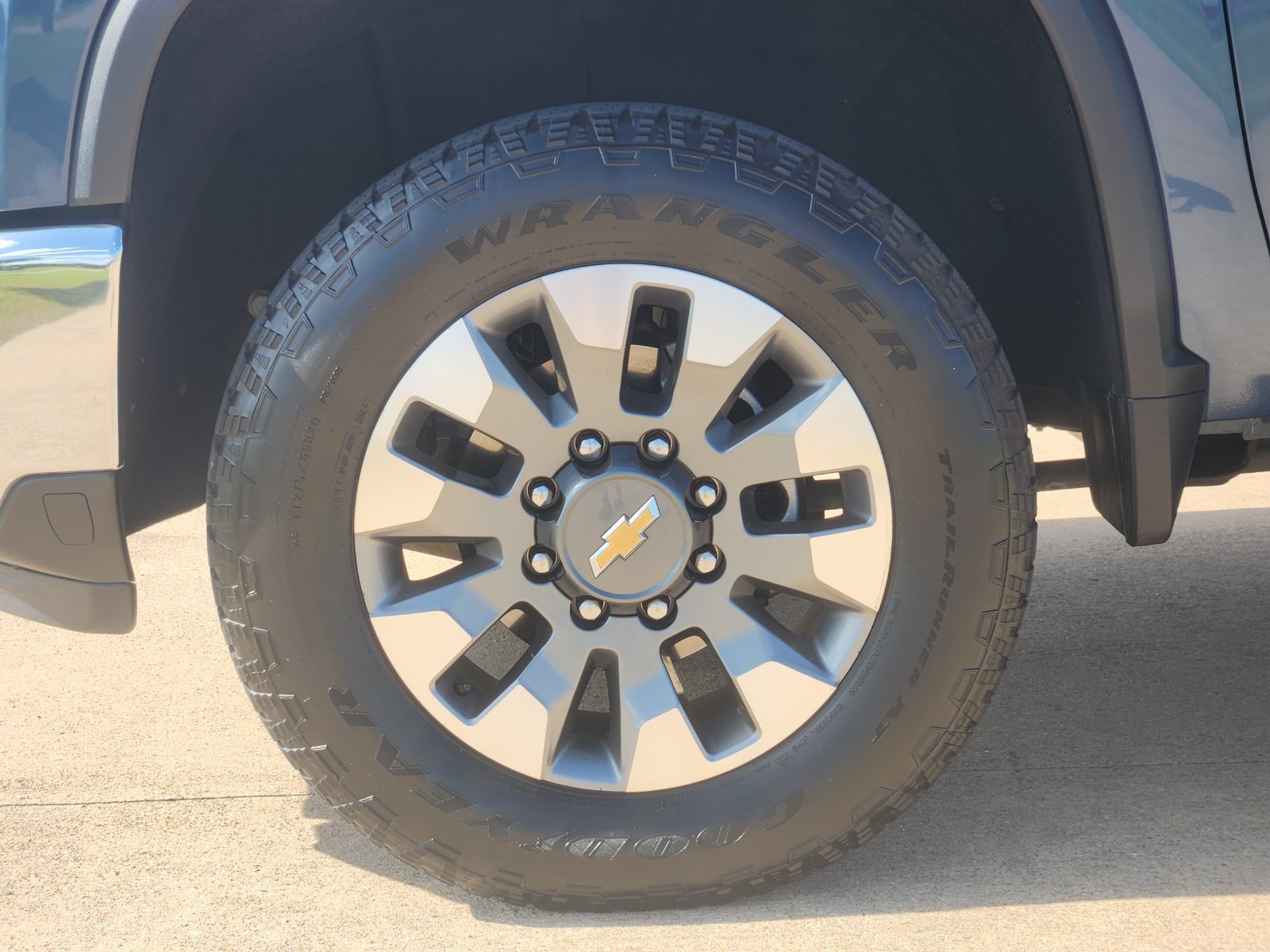 Used 2025 Chevrolet Silverado 2500 LT w/ Texas Edition AWD/4WD image 14