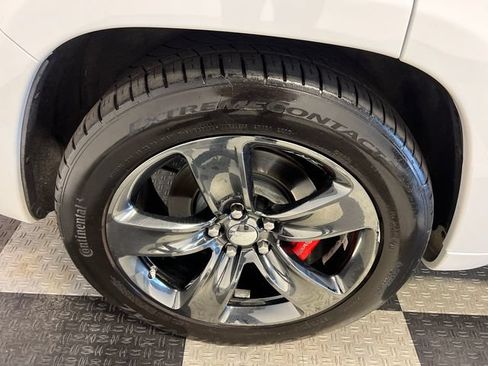 Used 2015 Jeep Grand Cherokee SRT w/ Quick Order Package 26J AWD/4WD image 15