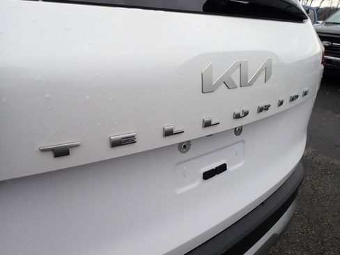 Used 2022 Kia Telluride S image 6