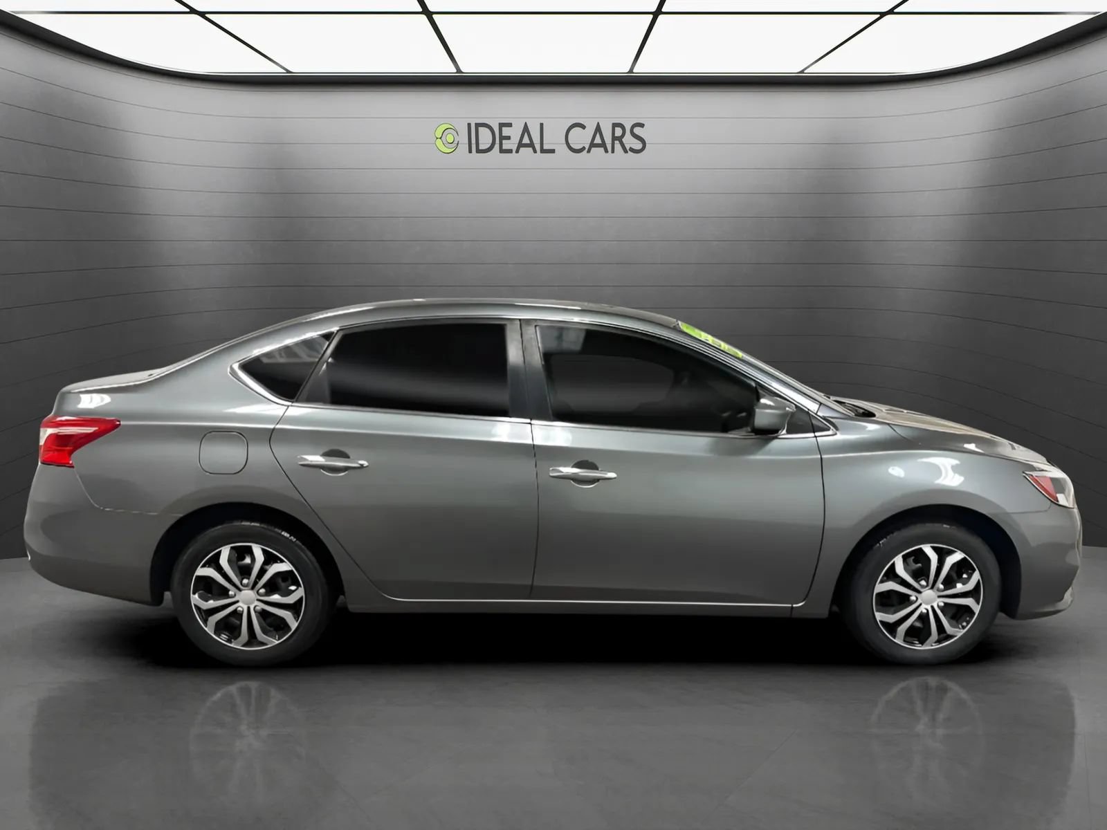 Used 2018 Nissan Sentra S FWD image 4