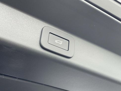 New 2026 Land Rover Range Rover Sport Dynamic SE AWD/4WD image 18