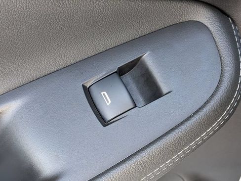 Used 2023 Buick Encore GX Essence w/ Experience Buick Package FWD image 28
