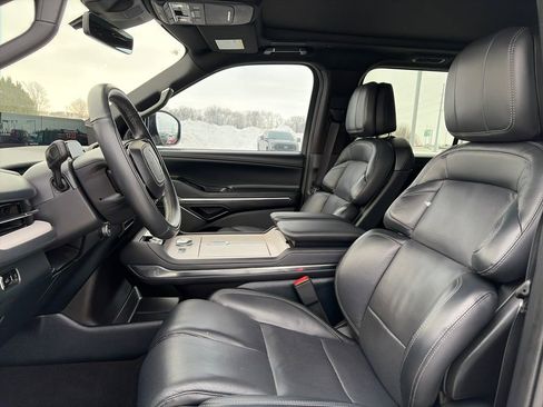 Used 2025 Lincoln Navigator L Reserve w/ Jet Appearance Package image 14