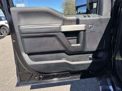 Used 2021 Ford F250 Lariat w/ Lariat Ultimate Package AWD/4WD image 9