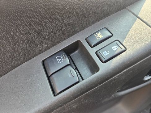 Used 2014 Nissan Frontier PRO-4X AWD/4WD image 16