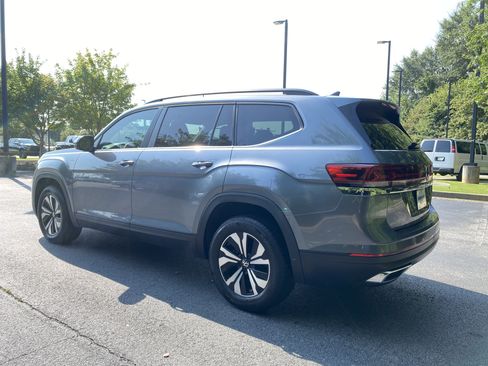 Used 2025 Volkswagen Atlas SE FWD image 7