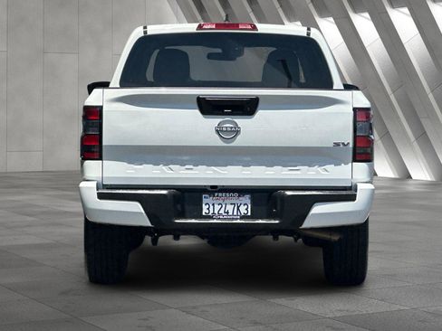 Used 2024 Nissan Frontier SV image 5