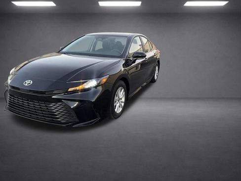 Used 2025 Toyota Camry LE FWD image 2