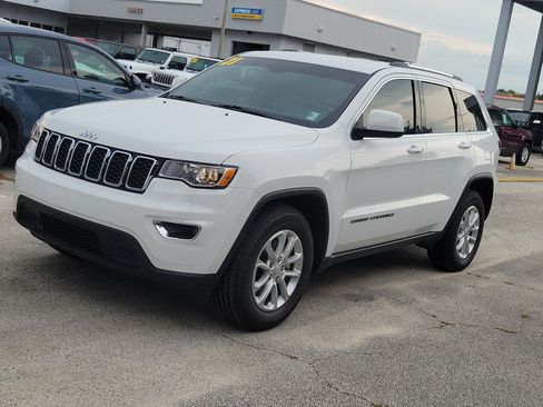 Used 2021 Jeep Grand Cherokee Laredo X RWD image 2