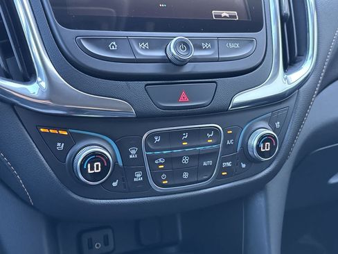 Used 2018 Chevrolet Equinox Premier FWD image 22