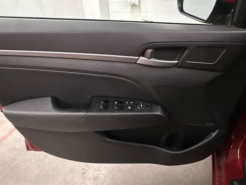 Used 2017 Hyundai Elantra Limited w/ Limited Tech Package 04 image 17