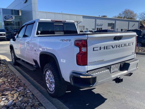 Used 2021 Chevrolet Silverado 2500 LTZ w/ LTZ Convenience Package image 9