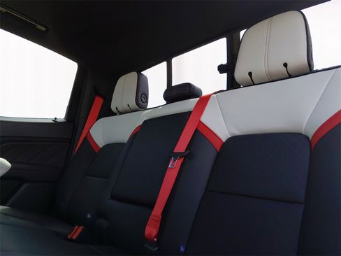 New 2025 GMC Canyon AT4 w/ AT4X Package image 13