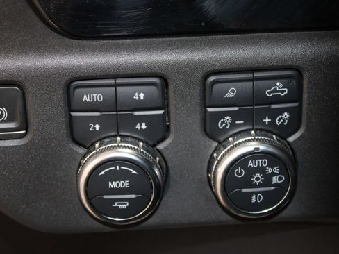 Used 2022 GMC Sierra 1500 SLT w/ SLT Convenience Package AWD/4WD image 45
