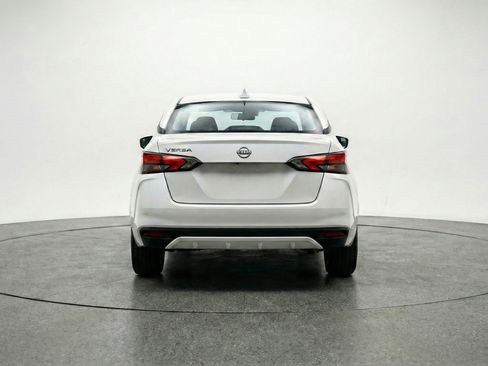 Used 2025 Nissan Versa SV image 7