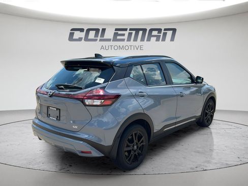 Used 2023 Nissan Kicks SR w/ SR Premium Package FWD image 3