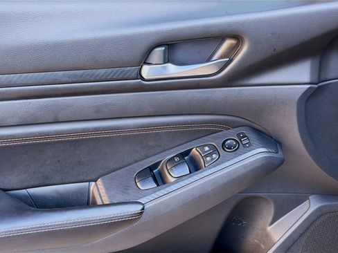 Used 2020 Nissan Altima 2.5 SR w/ Premium Package image 16