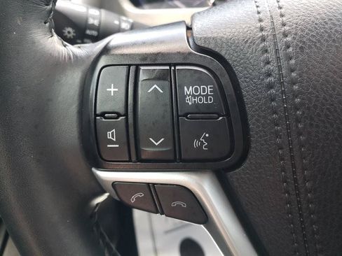 Certified 2019 Toyota Highlander XLE FWD image 15