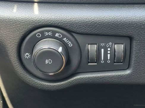 New 2026 Chrysler Pacifica Select w/ S Appearance Package FWD image 29