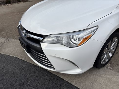 Used 2017 Toyota Camry XLE image 6