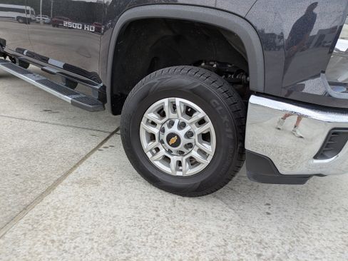 Used 2024 Chevrolet Silverado 2500 LT image 10