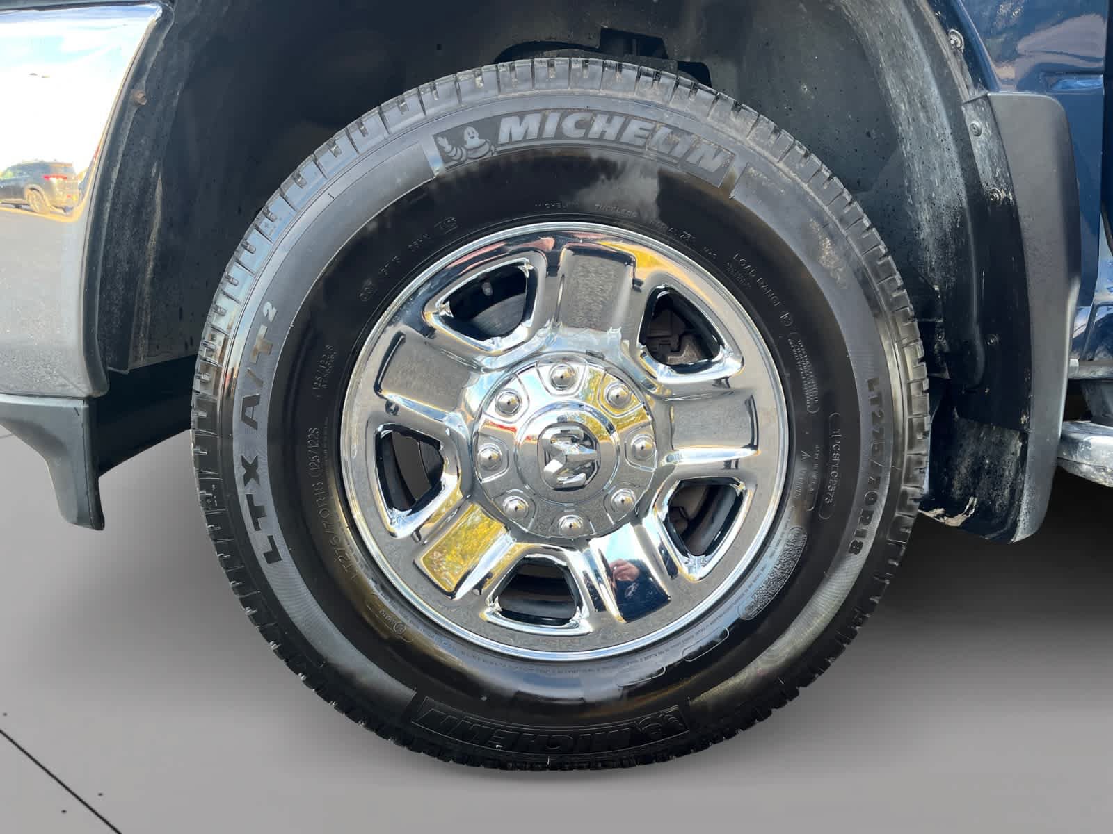 Used 2024 RAM 3500 Tradesman w/ Chrome Appearance Group AWD/4WD image 9