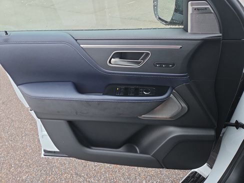 New 2026 INFINITI QX80 4WD w/ Premium Cargo Package image 9