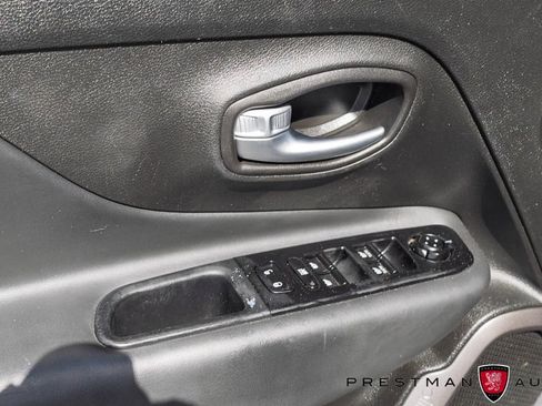 Used 2022 Jeep Renegade Latitude AWD/4WD image 20