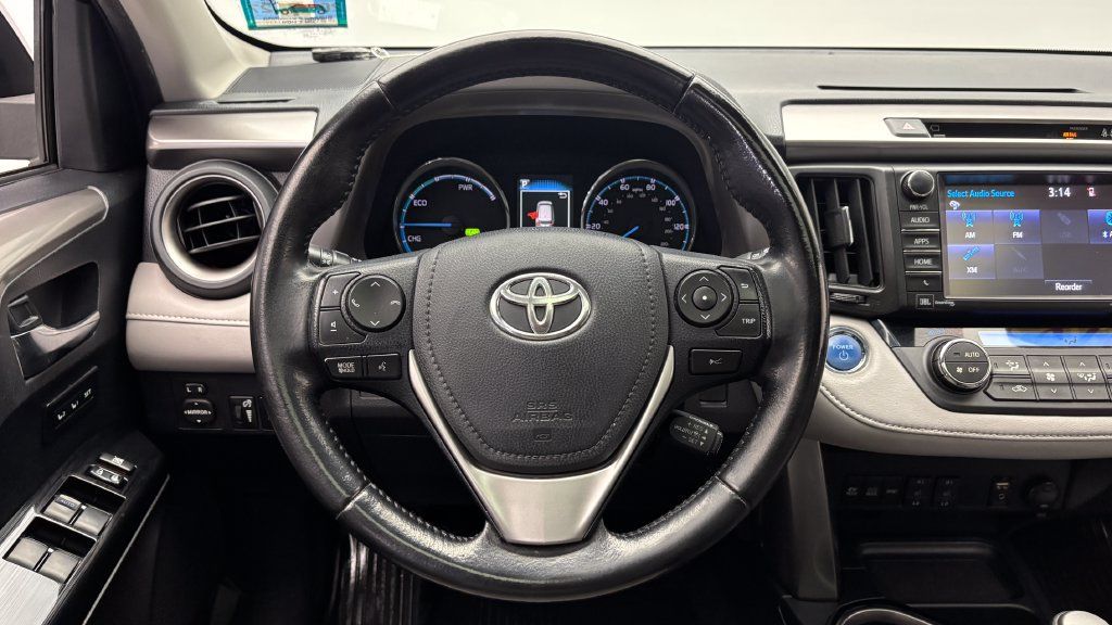 Used 2018 Toyota RAV4 Limited w/ Advanced Technology Package AWD/4WD image 16