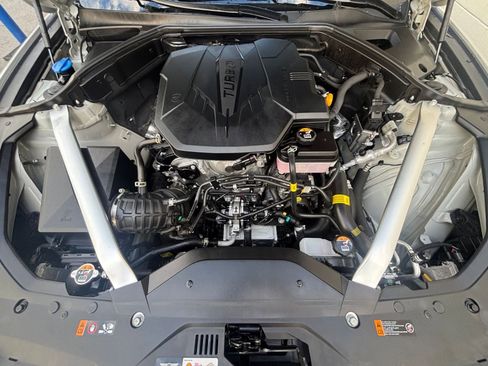 Used 2025 Genesis G70 2.5T image 32