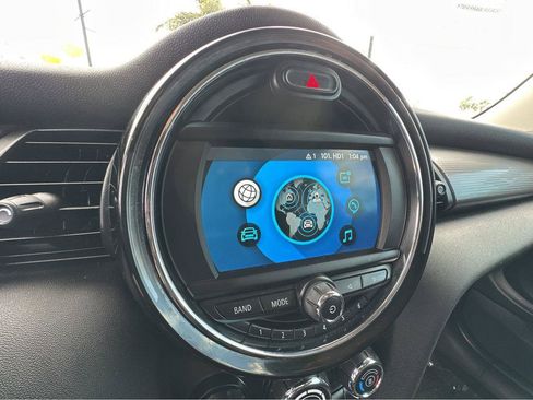 Used 2019 MINI Cooper 2-Door Hardtop FWD image 5