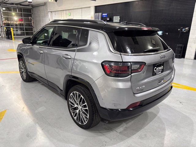 Used 2022 Jeep Compass Limited w/ Elite Group AWD/4WD image 3