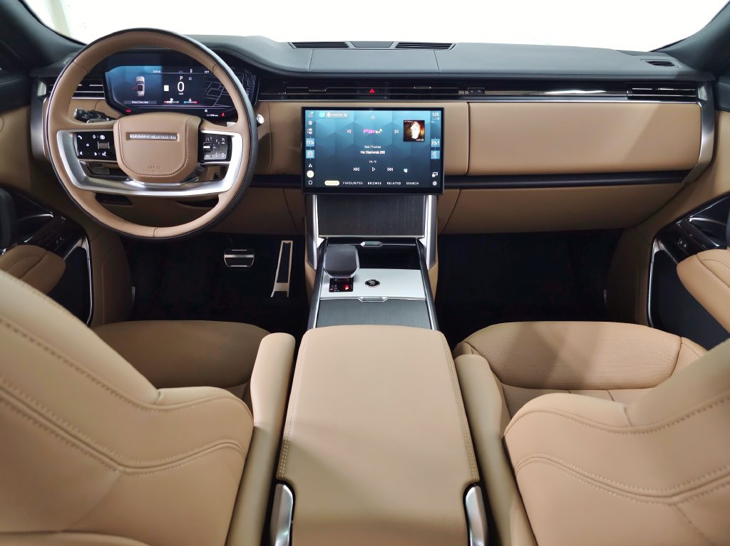 Used 2026 Land Rover Range Rover SE AWD/4WD image 14