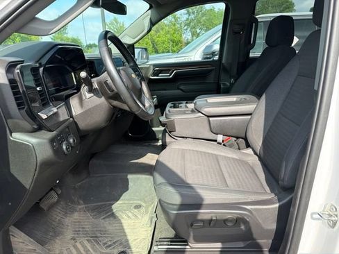 Used 2024 Chevrolet Silverado 1500 LT AWD/4WD image 4