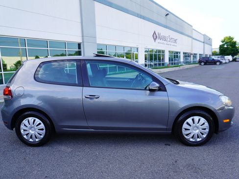 Used 2011 Volkswagen Golf 2-Door FWD image 8