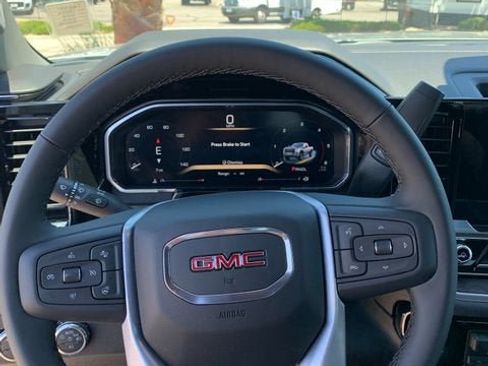 New 2026 GMC Sierra 2500 SLT w/ SLT Convenience Package AWD/4WD image 20