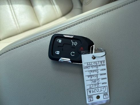 Used 2017 GMC Acadia Denali w/ Technology Package AWD/4WD image 25