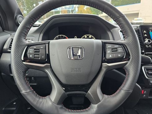 Certified 2024 Honda Ridgeline Black Edition image 16