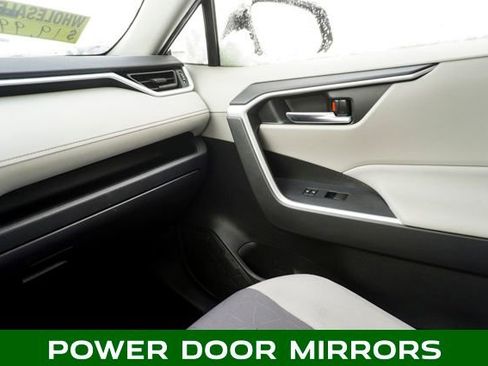 Used 2020 Toyota RAV4 XLE image 28