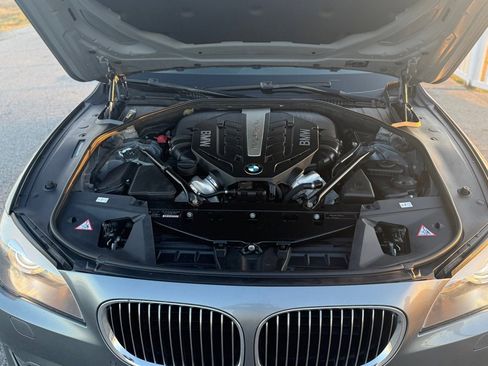 Used 2012 BMW 750Li xDrive image 7