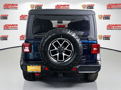 Used 2025 Jeep Wrangler Unlimited Rubicon w/ Convenience Group AWD/4WD image 15