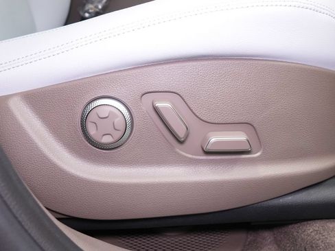 New 2026 Genesis GV70 2.5T Advanced AWD/4WD image 33