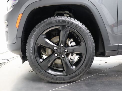 Used 2022 Jeep Grand Cherokee Altitude image 39